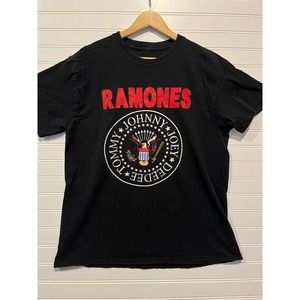 Vintage Y2K Ramones graphic tee
